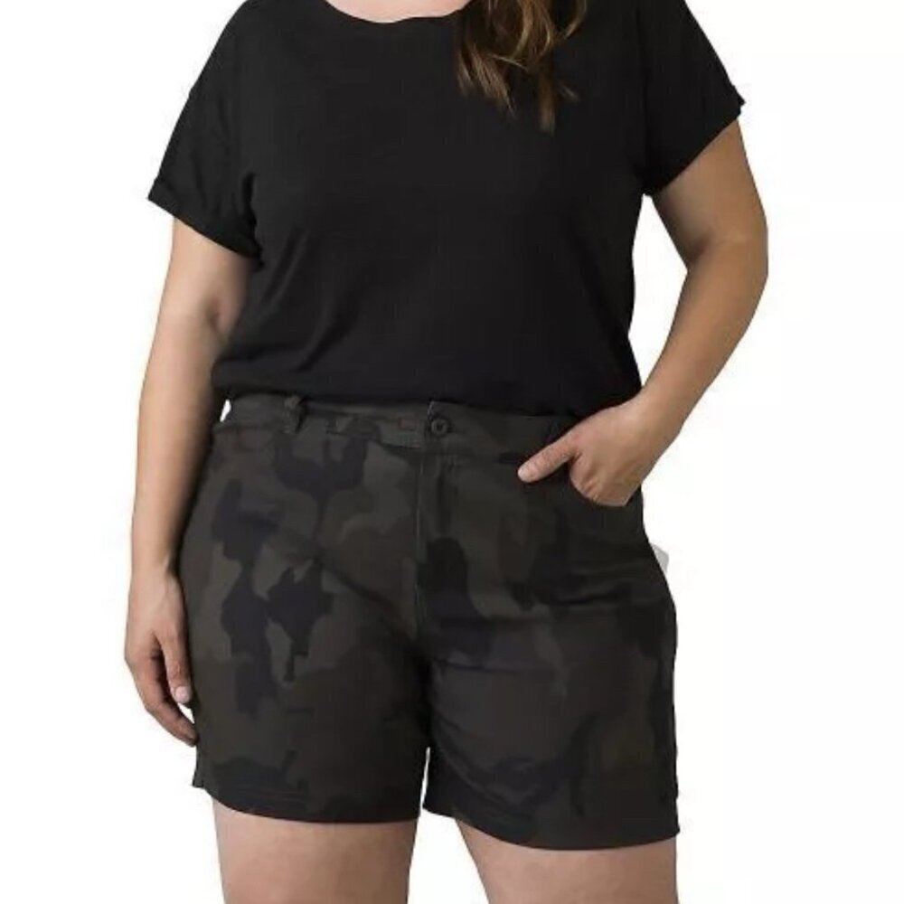 Prana Halle Short Plus II Charcoal Camo Womens 18W/07 Mid Rise Standard Trail
